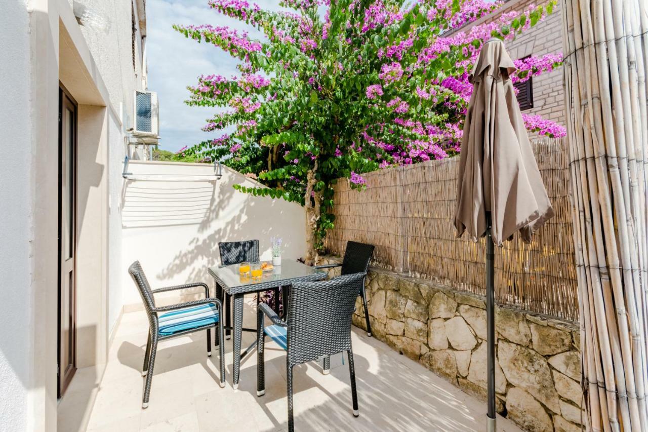 Villa Dinka Sutivan Exterior foto